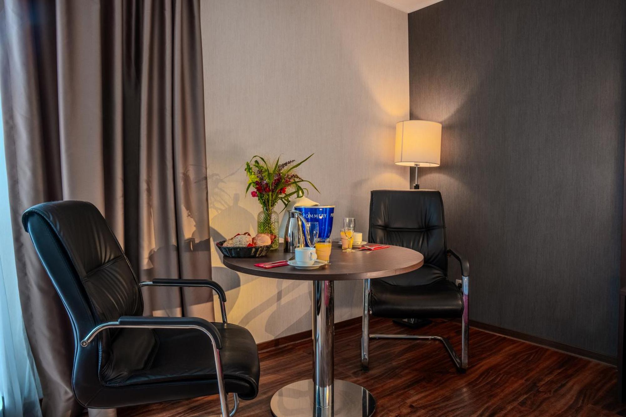 Airways Hotels Frankfurt Airport West Raunheim Oda fotoğraf