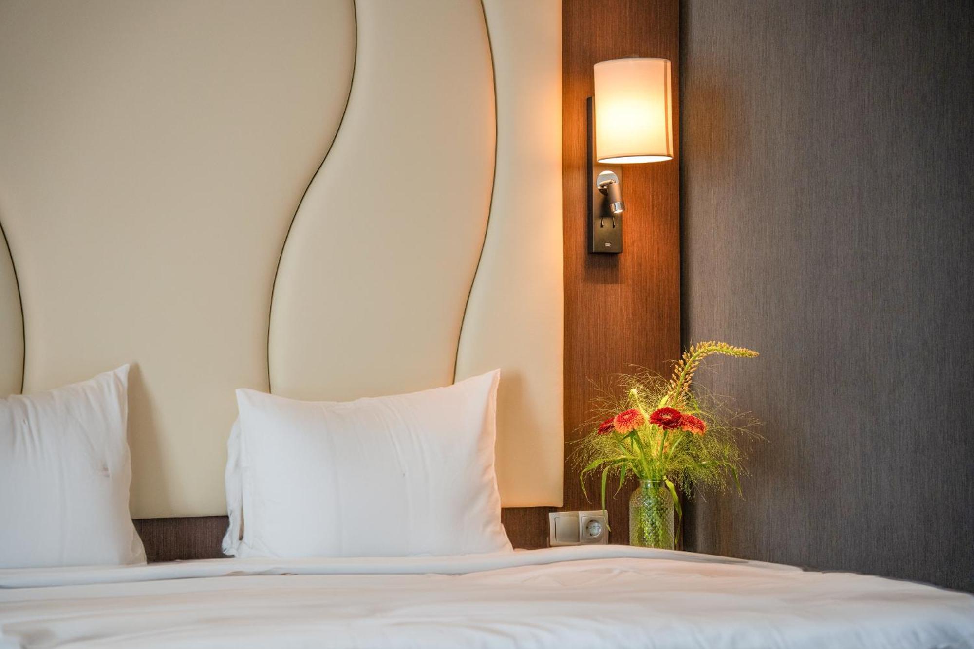 Airways Hotels Frankfurt Airport West Raunheim Oda fotoğraf